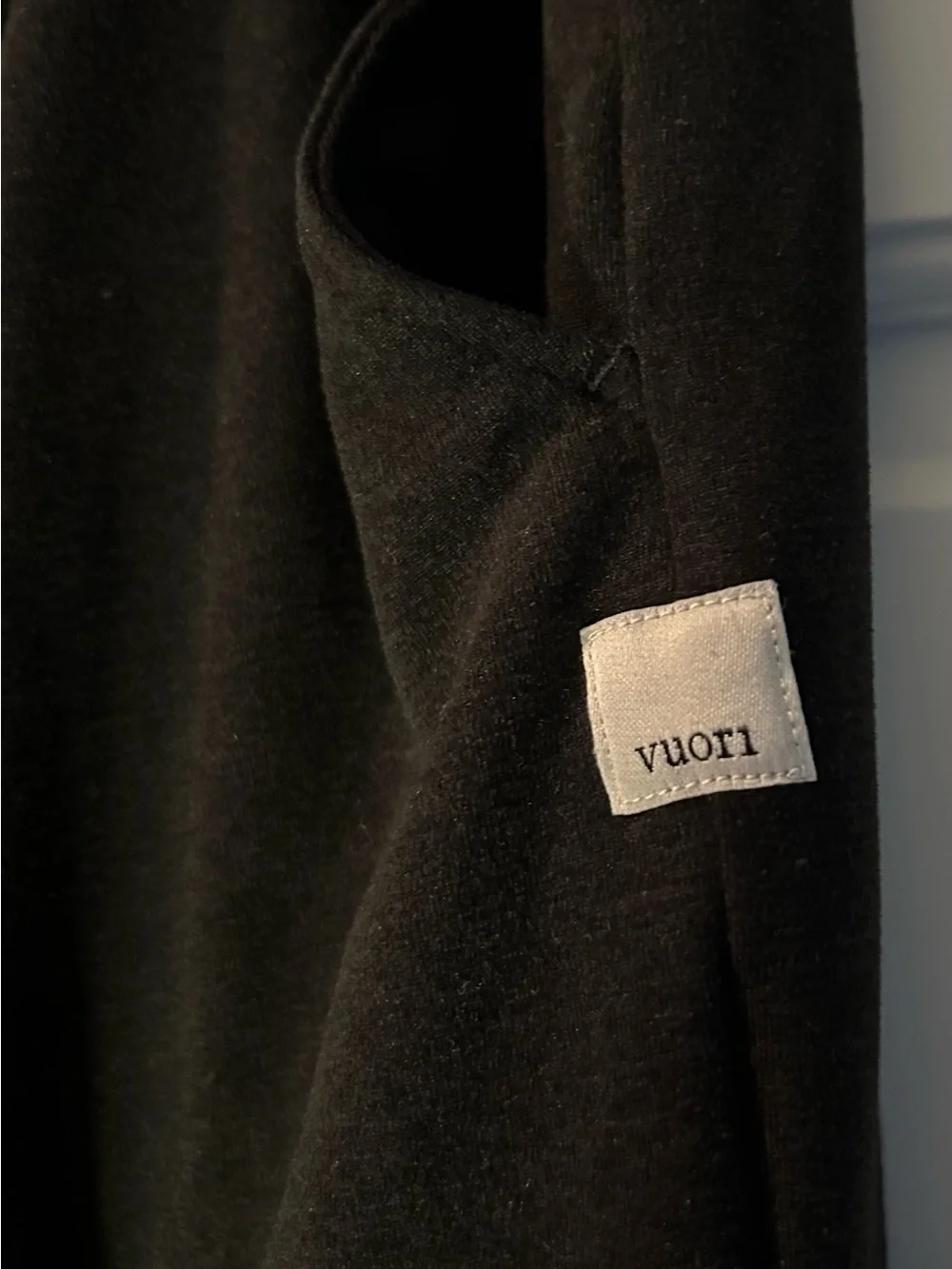 Vuori Black Cargo Jogger Pants with Drawstring - Picture 2 of 5